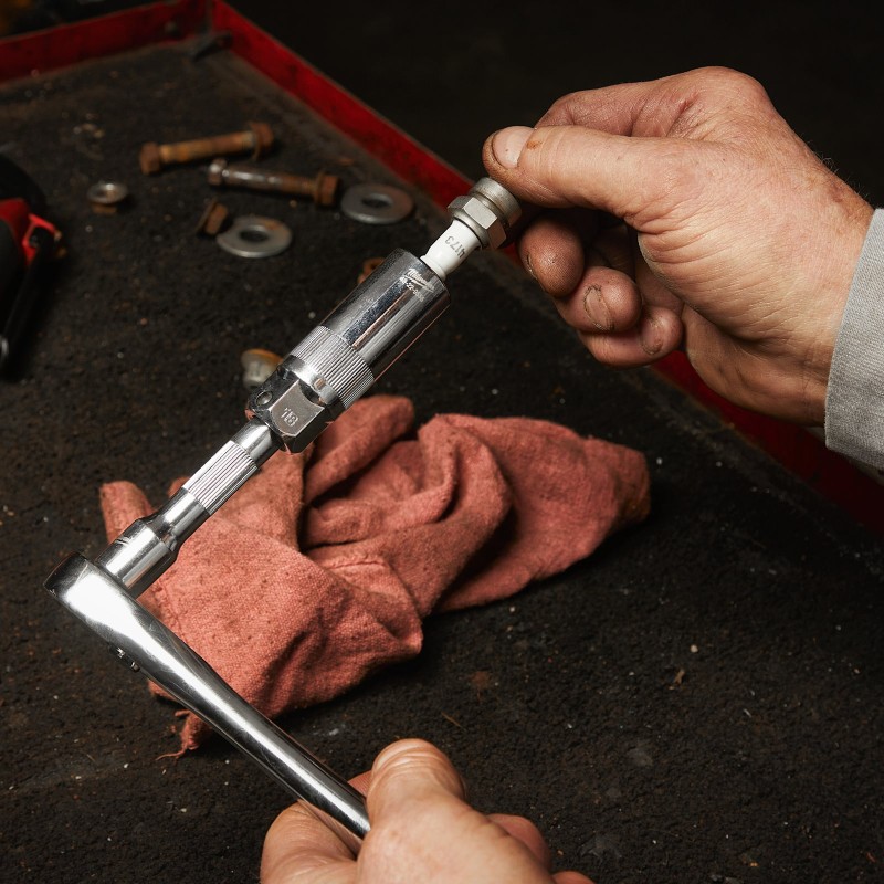 Головка торцевая свечная 3/8&quot; - 18мм (4932480680)