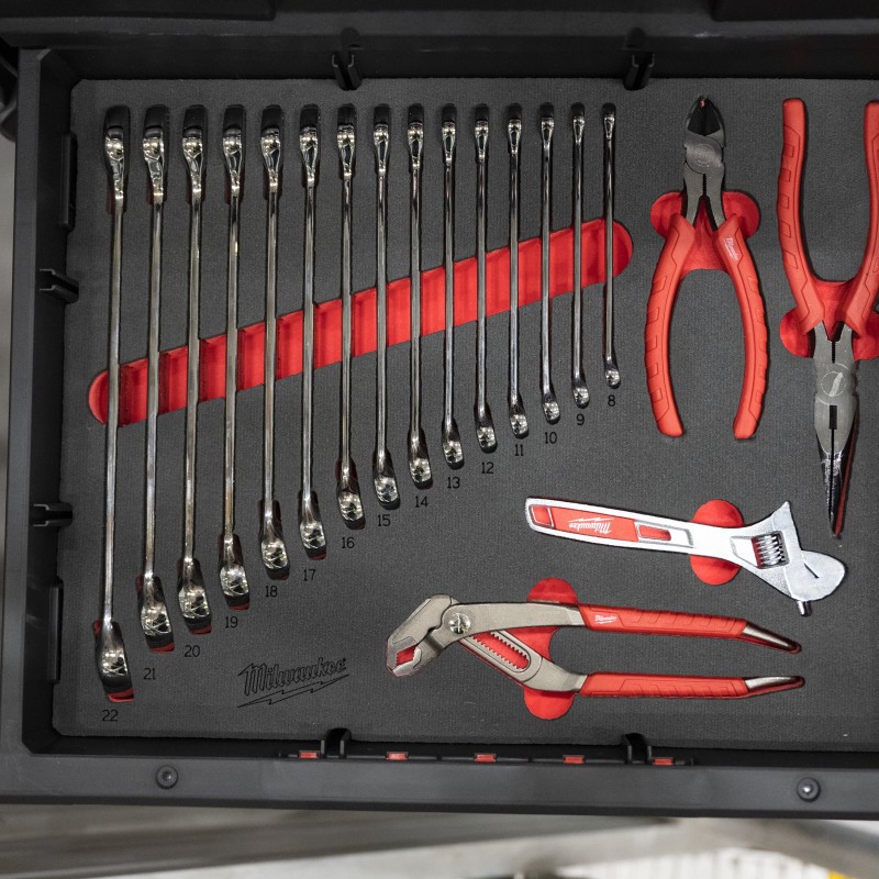 Ключи гаечные MAXBITE™ и шарнирно-губцевый инструмент в наборе 19ед. в ложементе для PACKOUT™ (4932493339)