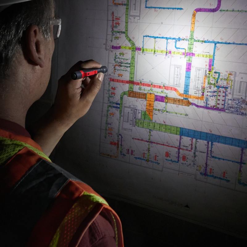 Компактный фонарь на батарейках IPL-LED (4933459440)