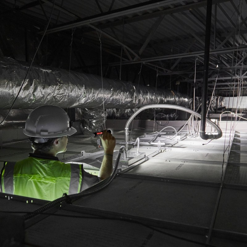 Фонарь 1100 Люменов с регулировкой фокуса поворотом, заряжаемый через USB L4 TMLED-301 (4933479769)