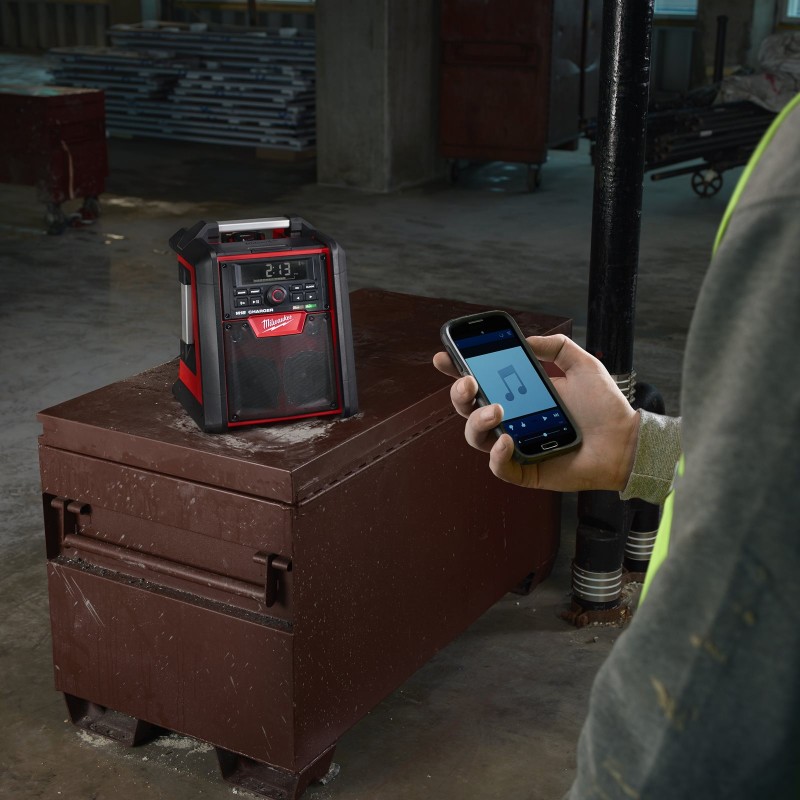 М18™ Радио / зарядное устройство с Bluetooth® для рабочей площадки M18 RC-0 (4933446639)