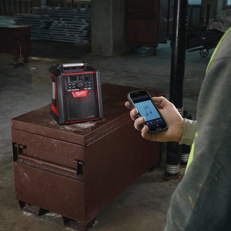 М18™ Радио / зарядное устройство с Bluetooth® для рабочей площадки M18 RC-0 (4933446639)