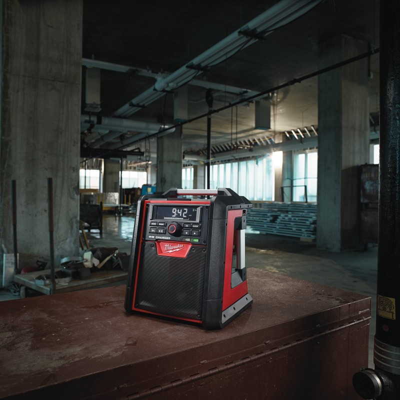 М18™ Радио / зарядное устройство с Bluetooth® для рабочей площадки M18 RC-0 (4933446639)