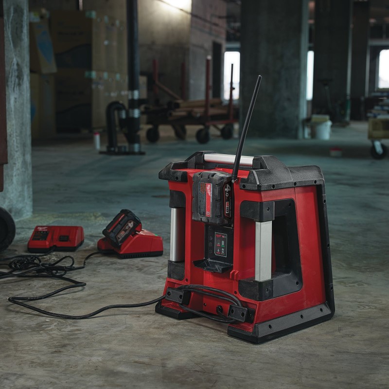 М18™ Радио / зарядное устройство с Bluetooth® для рабочей площадки M18 RC-0 (4933446639)