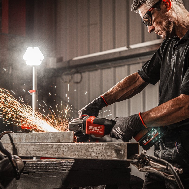 М18™ светодиодная мачта освещения M18 SAL-0 (4933451246)