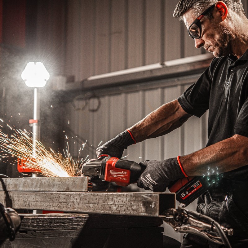 М18™ светодиодная мачта освещения M18 SAL-0 (4933451246)