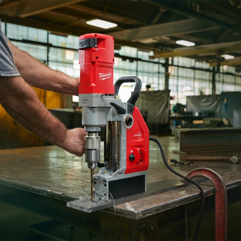 Дрель на магнитной станине с электромагнитом MDE 41 (4933451015)