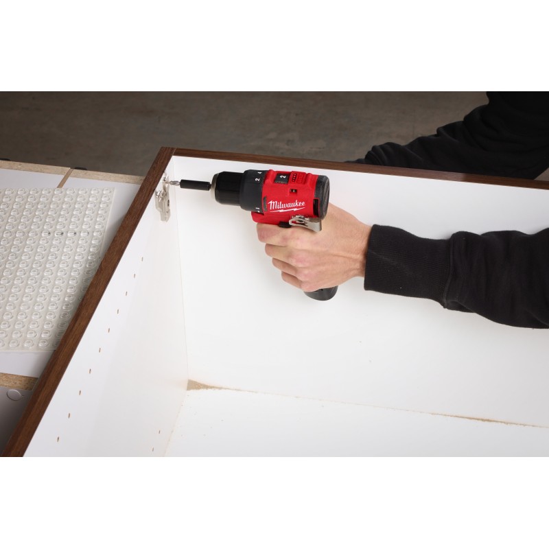 Аккумуляторная дрель-шуруповерт M12 BLDDRC-402C (4933499688)