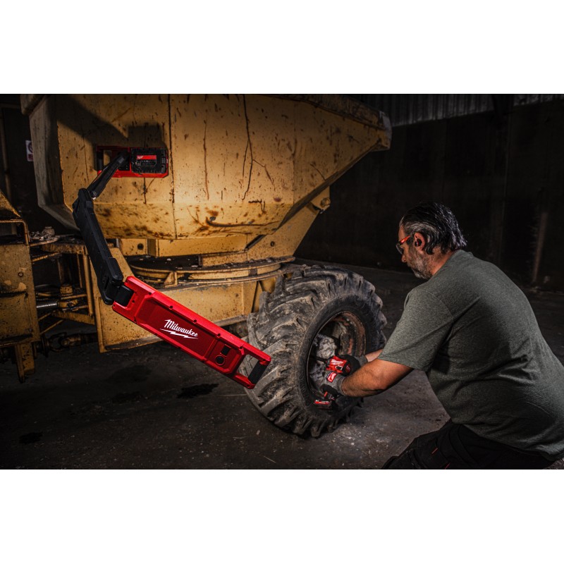 Аккумуляторный светодиодный фонарь с изменяемым углом наклона M18 ABL-0 (4933498147)