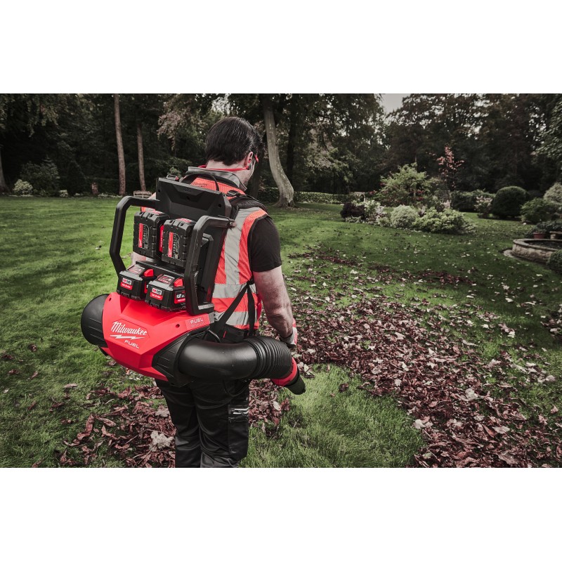 Аккумуляторная ранцевая воздуходувка M18 F2BPB-124 FUEL (4933499231)