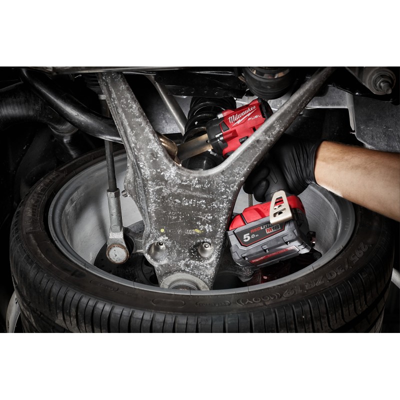 Компактный ударный гайковерт M18 FUEL™ ⅜″ с фрикционным кольцом, M18 FIW2F38-502X (4933478652)