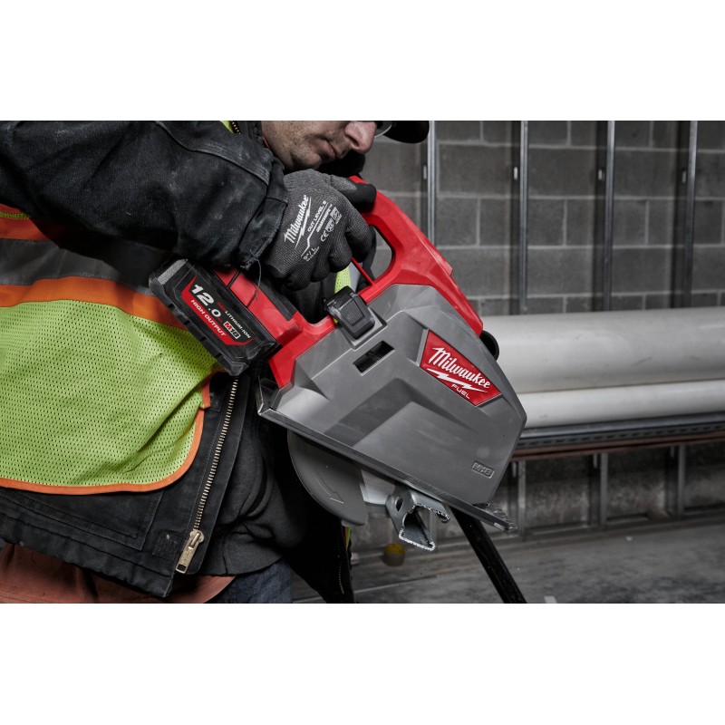 M18  FUEL™ 66 мм циркулярная пила по металлу M18 FMCS66-121C (4933499243)
