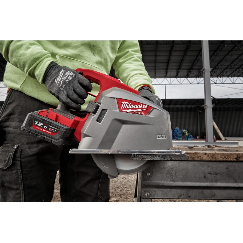 M18  FUEL™ 66 мм циркулярная пила по металлу M18 FMCS66-121C (4933499243)