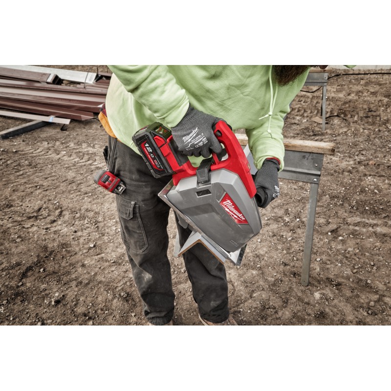 M18  FUEL™ 66 мм циркулярная пила по металлу M18 FMCS66-121C (4933499243)