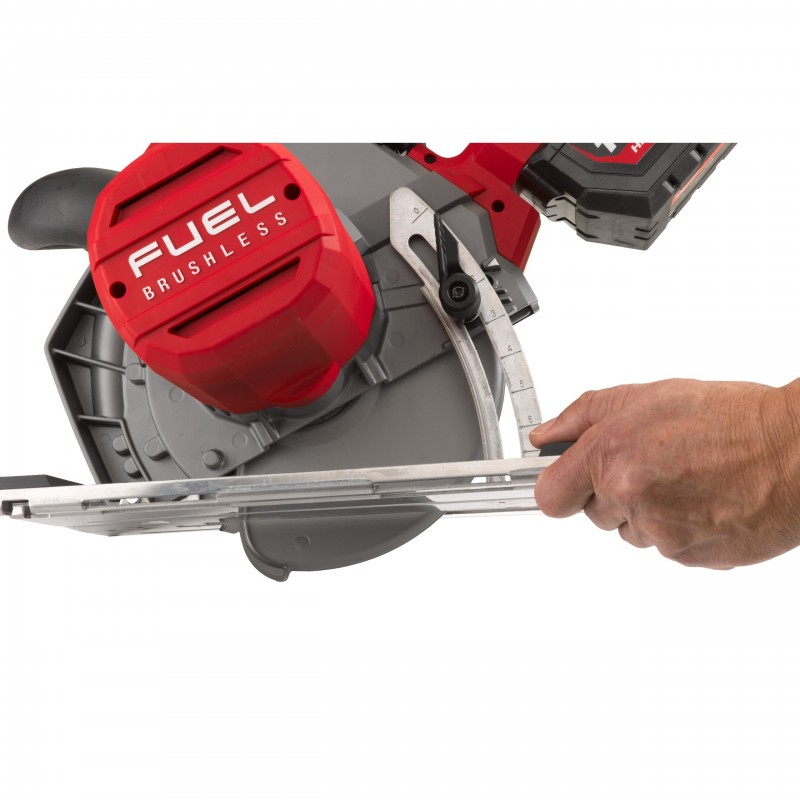 M18  FUEL™ 66 мм циркулярная пила по металлу M18 FMCS66-121C (4933499243)