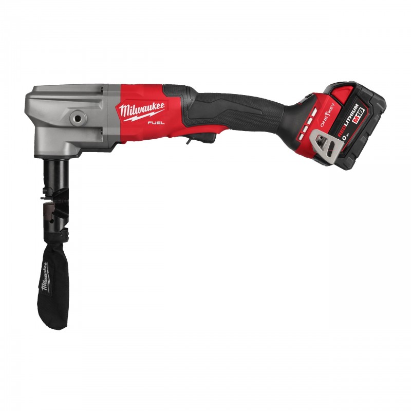 Аккумуляторные ножницы по металлу 3.5мм M18FNB35-502X (4933498983)
