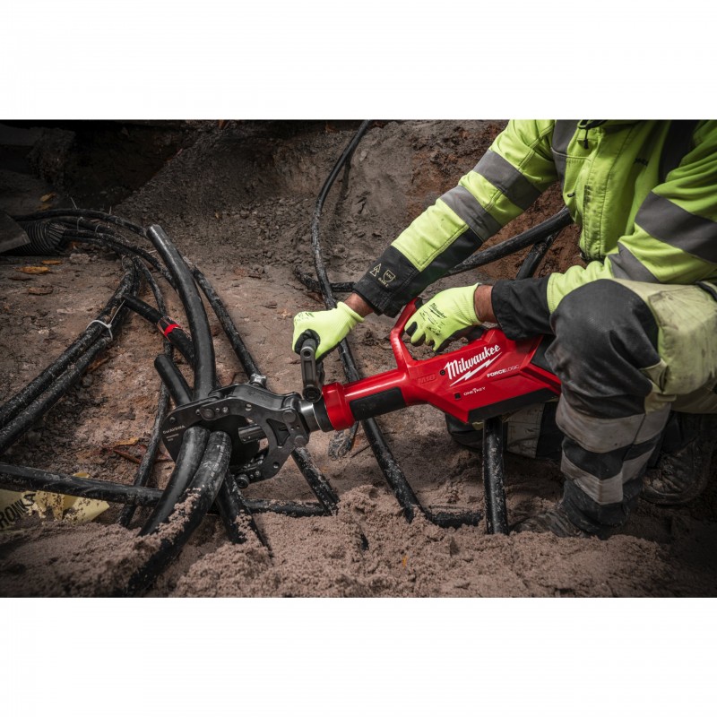 Аккумуляторный гидравлический инструмент для резки кабеля (с пультом д/у) M18 HSFC125R-802C ONE-KEY (4933499331)