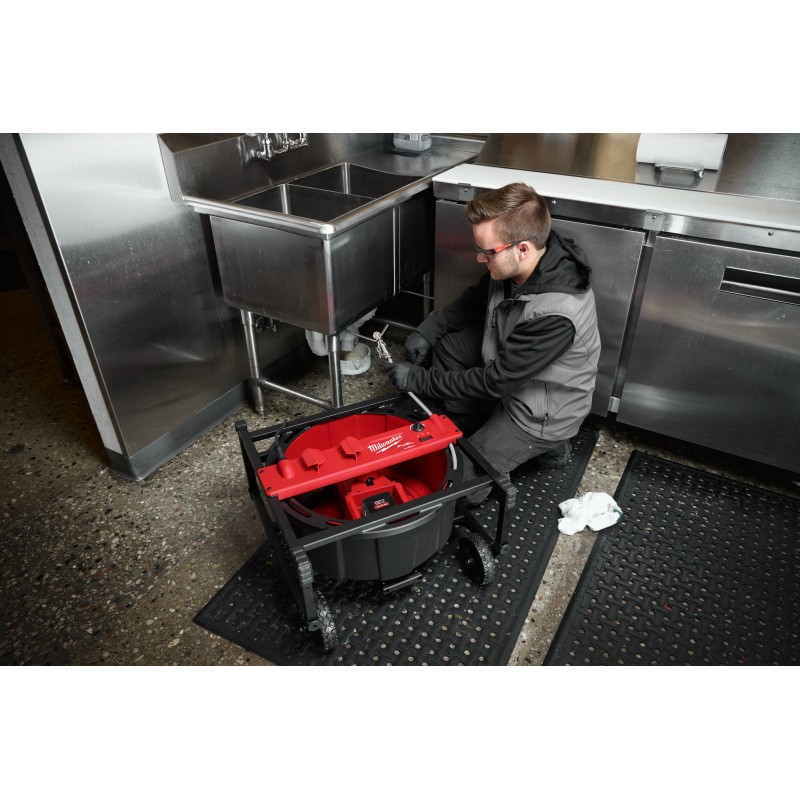 Аккумуляторная прочистная машина M18 FCSSM-121 FUEL (4933499309)