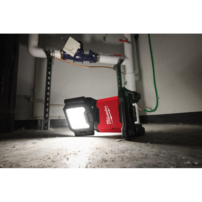 Аккумуляторный многонаправленный фонарь M18 MDTL-0 (4933498149)