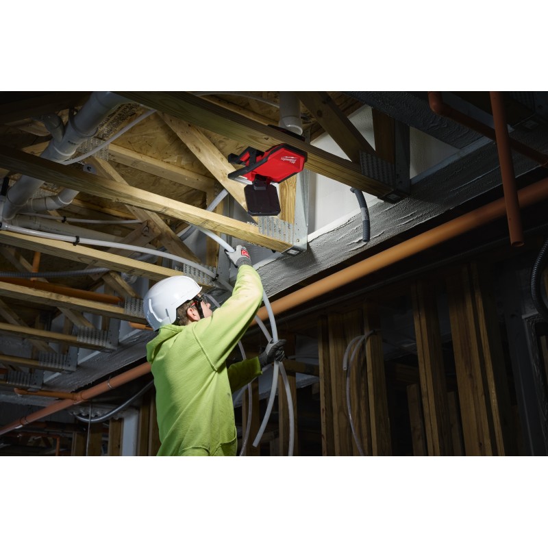 Аккумуляторный фонарь с шарнирным световым блоком M18 PAL2-0 (4933493547)